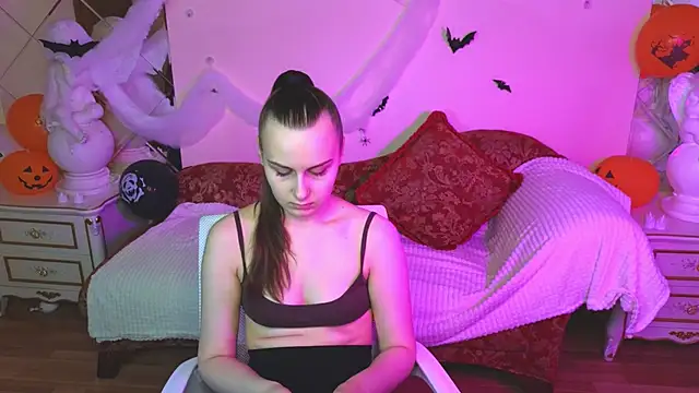 Snapshot of Kelly_Cartier chatting on October 24, 2025, 12:15 pm Kelly Cartier online show from October 24, 2025, 12:15 pm