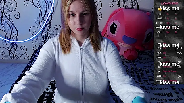 Snapshot of RoyAngela chatting on October 19, 2025, 3:37 pm RoyAngela online show from October 19, 2025, 3:37 pm