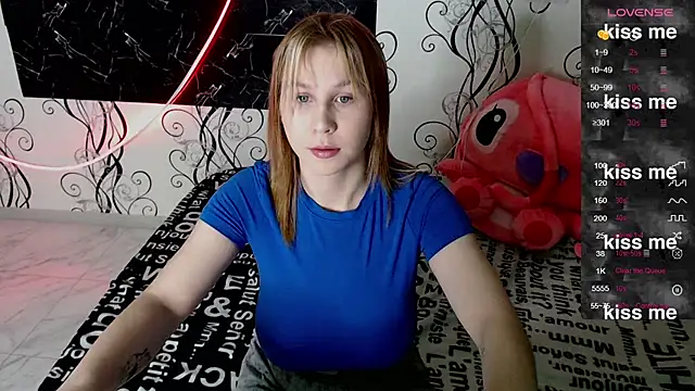 Snapshot of RoyAngela chatting on October 16, 2025, 4:04 pm RoyAngela online show from October 16, 2025, 4:04 pm