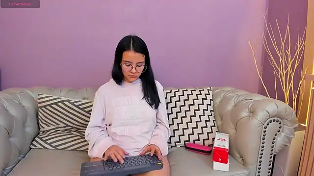 ariannaliss online show from October 11, 2025, 3:40 am