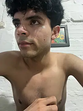 Snapshot of Axel-Mejia chatting on June 26, 2026, 2:28 am Axel-Mejia online show from June 26, 2026, 2:28 am