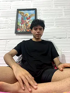 Axel-Mejia online show from October 22, 2025, 8:30 pm