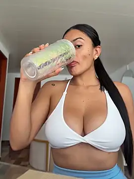 AnaaFaith  online show from April 11, 2026, 5:27 pm