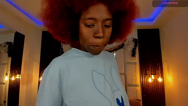  emma willliams  online show from December 16, 2025, 1:37 pm