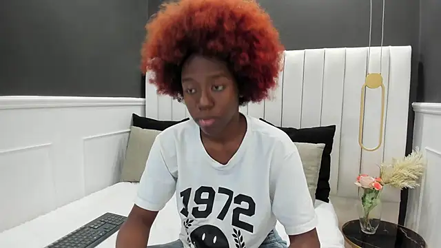  emma willliams  online show from September 15, 2025, 2:17 pm