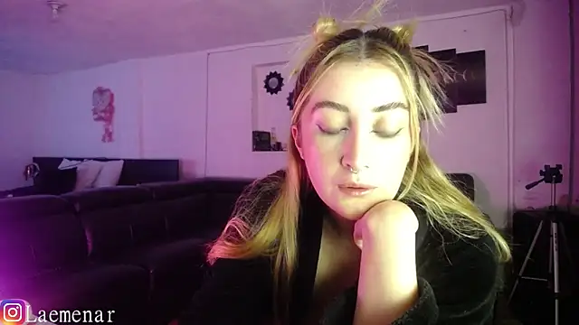 Snapshot of Saraa-Smith chatting on November 7, 2025, 7:40 pm Saraa-Smith online show from November 7, 2025, 7:40 pm