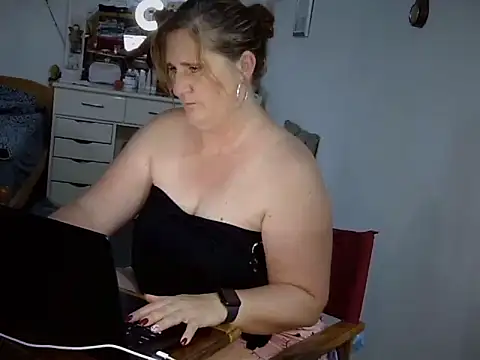 LiebeMaus online show from October 16, 2025, 4:48 pm