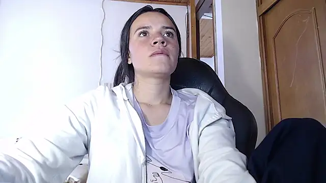 Skylar Serenity online show from September 14, 2025, 5:13 pm