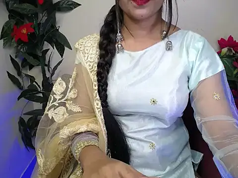 Little queenn online show from September 11, 2025, 1:11 pm