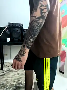 giannis090 online show from October 15, 2025, 7:11 pm