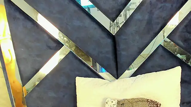 VanessaHard as online show from January 9, 2026, 8:05 pm