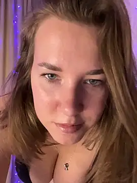 Candy Foxxxy  online show from November 7, 2025, 11:37 am