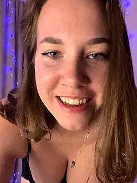 Candy Foxxxy  online show from October 26, 2025, 2:39 pm