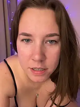 Candy Foxxxy  online show from October 24, 2025, 4:17 pm