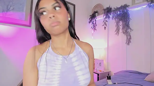 theLayla DH online show from September 24, 2025, 9:32 pm