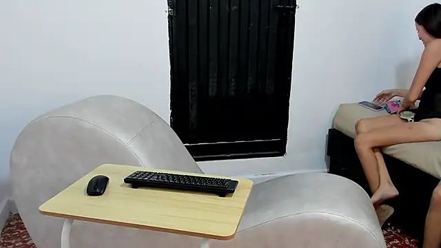 ZafiroAndFlynn online show from December 20, 2025, 2:09 pm