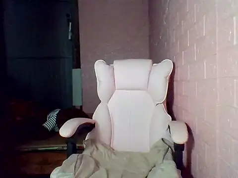 Seri202 online show from October 24, 2025, 2:32 am