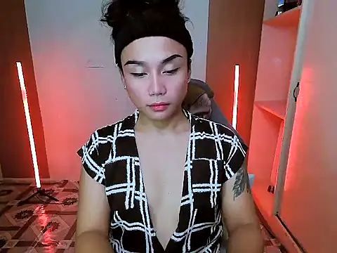 YourNikkieXxx online show from March 27, 2026, 12:06 pm