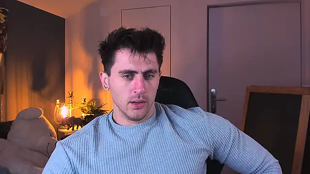 Oscar Miller  online show from October 28, 2025, 9:03 pm