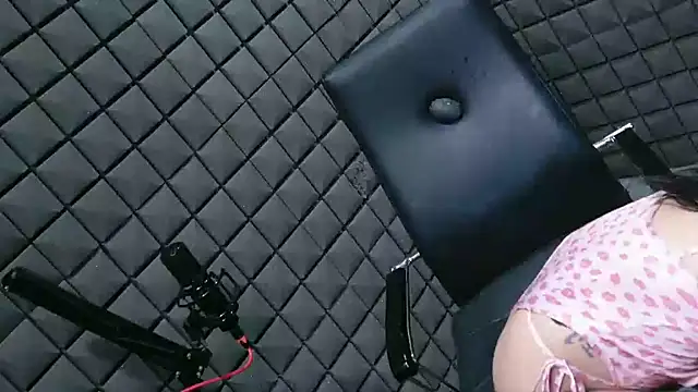 yinyin2kk6 online show from October 4, 2025, 9:22 am