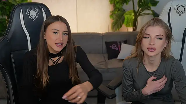 Snapshot of Luna_secretgirl chatting on November 24, 2025, 11:54 am Luna secretgirl online show from November 24, 2025, 11:54 am