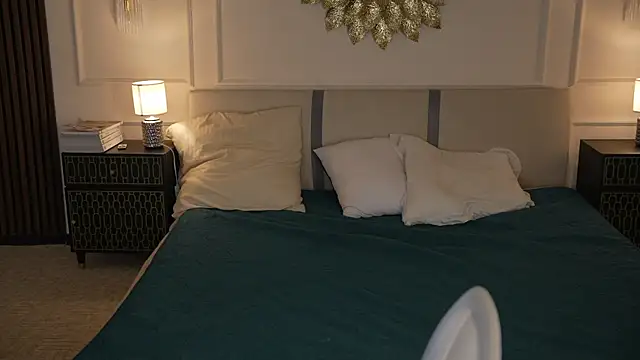 Snapshot of Luna_secretgirl chatting on December 16, 2025, 8:29 am Luna secretgirl online show from December 16, 2025, 8:29 am