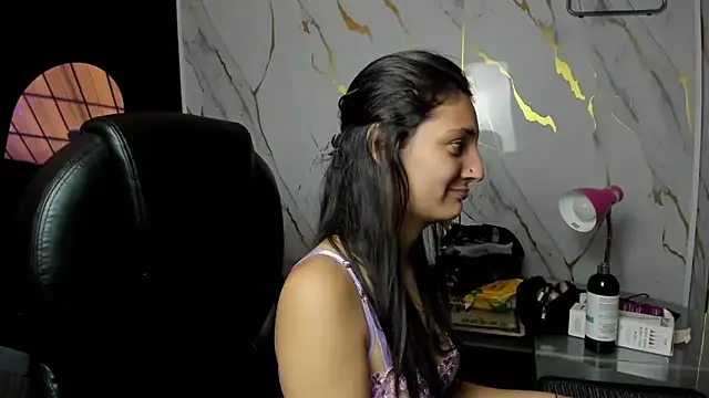  Luna Bennett online show from May 29, 2026, 7:53 pm