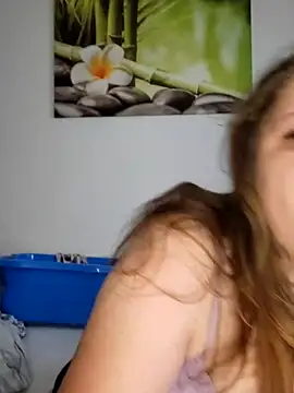 Snapshot of LioEst@xh chatting on October 7, 2025, 11:33 am LioEstxh online show from October 7, 2025, 11:33 am