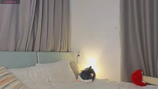 Snapshot of Alice_1n_Wonderland_ chatting on November 23, 2025, 12:20 am Alice 1n Wonderland online show from November 23, 2025, 12:20 am