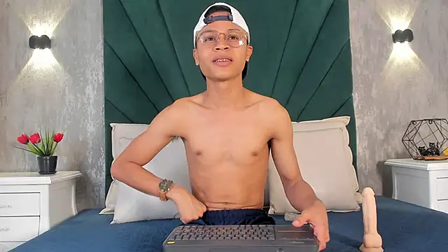 Tyler gus online show from September 30, 2025, 12:00 pm