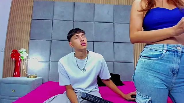 ChanellandMax online show from September 25, 2025, 12:55 pm