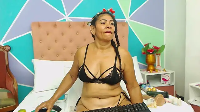 Morenaza6420 online show from April 16, 2026, 11:18 pm