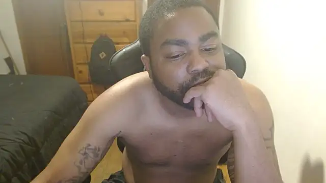 Snapshot of Breadwinnah chatting on October 12, 2025, 6:48 am Breadwinnah online show from October 12, 2025, 6:48 am