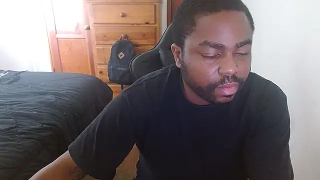 Snapshot of Breadwinnah chatting on October 30, 2025, 7:33 pm Breadwinnah online show from October 30, 2025, 7:33 pm