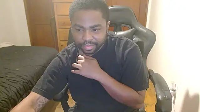 Snapshot of Breadwinnah chatting on October 30, 2025, 7:17 am Breadwinnah online show from October 30, 2025, 7:17 am