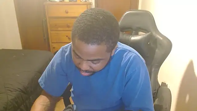 Snapshot of Breadwinnah chatting on October 17, 2025, 6:39 am Breadwinnah online show from October 17, 2025, 6:39 am