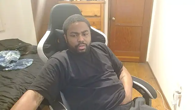 Snapshot of Breadwinnah chatting on November 15, 2025, 5:55 am Breadwinnah online show from November 15, 2025, 5:55 am