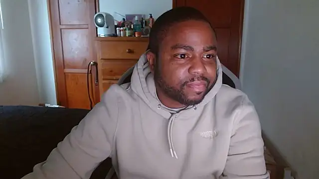 Snapshot of Breadwinnah chatting on November 30, 2025, 3:46 pm Breadwinnah online show from November 30, 2025, 3:46 pm