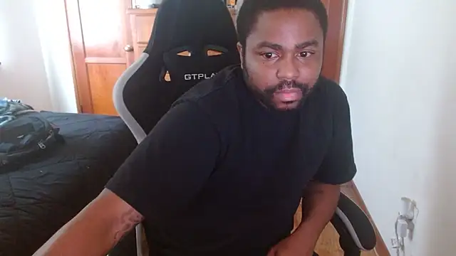 Snapshot of Breadwinnah chatting on November 17, 2025, 10:14 pm Breadwinnah online show from November 17, 2025, 10:14 pm