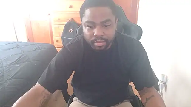 Snapshot of Breadwinnah chatting on October 28, 2025, 8:08 pm Breadwinnah online show from October 28, 2025, 8:08 pm