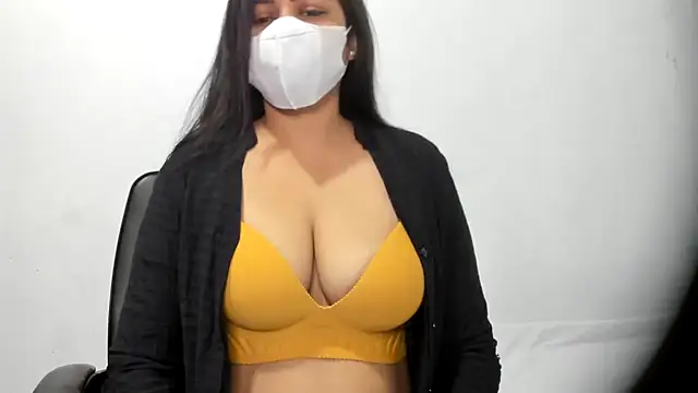 Crazy Cat1995 online show from February 13, 2026, 2:22 am