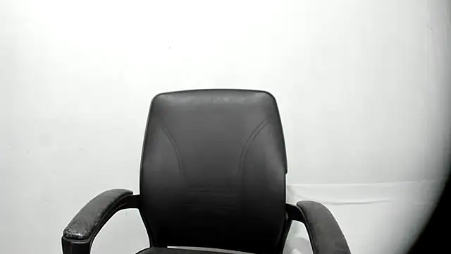 Crazy Cat1995 online show from February 7, 2026, 4:09 am