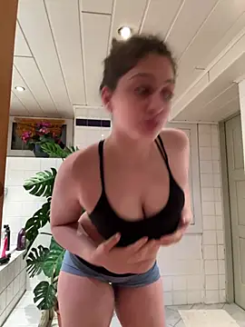 DreamThickCouple online show from April 14, 2026, 7:08 pm