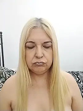 MarielaFerrer online show from November 24, 2025, 12:27 pm