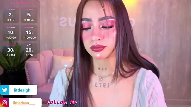 Abril Velvet a  online show from November 12, 2025, 1:15 pm