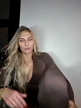 Melody1600 online show from October 18, 2025, 10:45 pm