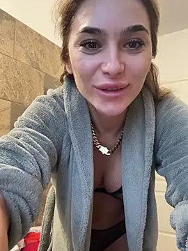 KaseyQuinn  online show from October 28, 2025, 5:39 am