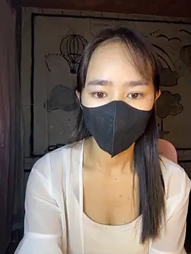 TiNa 04 online show from November 5, 2025, 11:41 pm