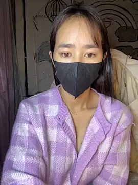 TiNa 04 online show from November 24, 2025, 11:05 pm