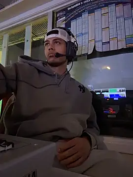 StrokingDaddy4 online show from November 19, 2025, 11:21 am